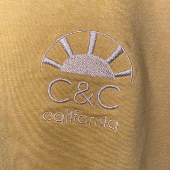 California Embroidered Yellow Women’s Sweatshirt Hoodie - Size Medium - Picture 2 of 7